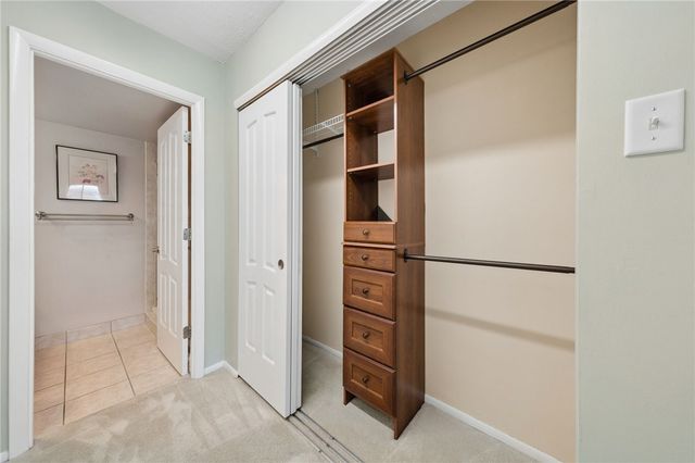 5600 Munhall Rd 905, Squirrel Hill, PA 15217