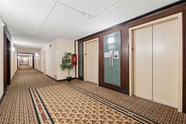 5600 Munhall Rd 905, Squirrel Hill, PA 15217
