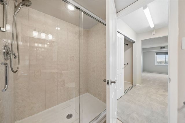 5600 Munhall Rd 905, Squirrel Hill, PA 15217