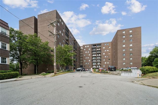 5600 Munhall Rd 905, Squirrel Hill, PA 15217