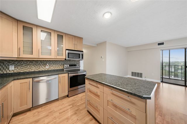 5600 Munhall Rd 905, Squirrel Hill, PA 15217