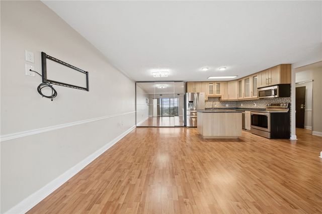 5600 Munhall Rd 905, Squirrel Hill, PA 15217