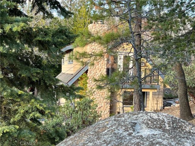 28916 North Shore Road, Lake Arrowhead, CA 92352