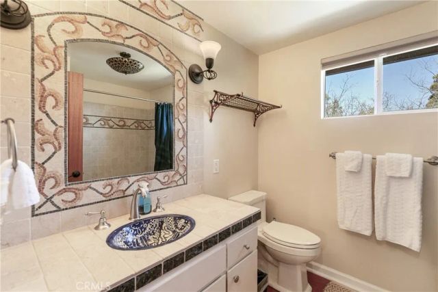 28916 North Shore Road, Lake Arrowhead, CA 92352