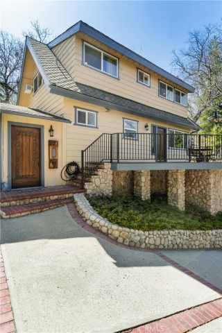 28916 North Shore Road, Lake Arrowhead, CA 92352