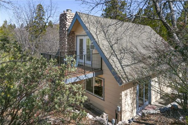 28916 North Shore Road, Lake Arrowhead, CA 92352