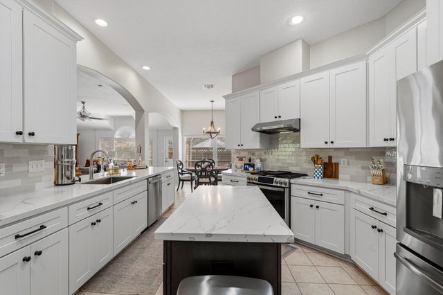 3905 Kimberly Drive, Pearland, TX 77581