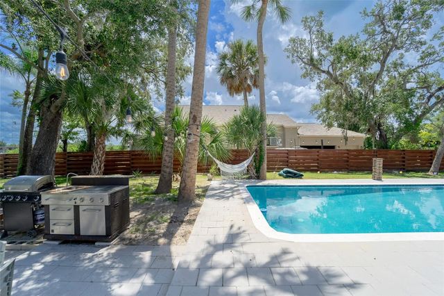 512 S 51ST STREET, Tampa, FL 33619