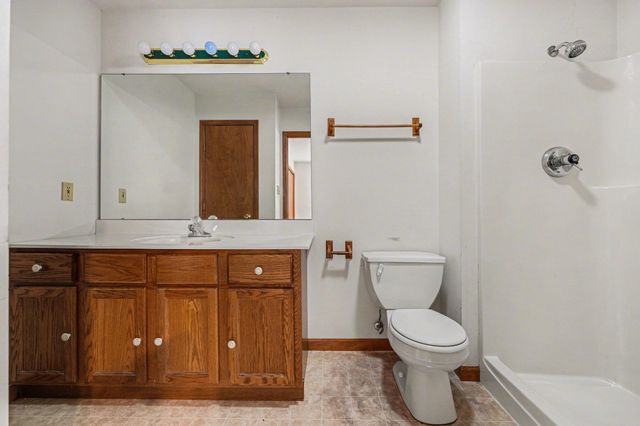 950 Blue Jay Way, Dyer, IN 46311