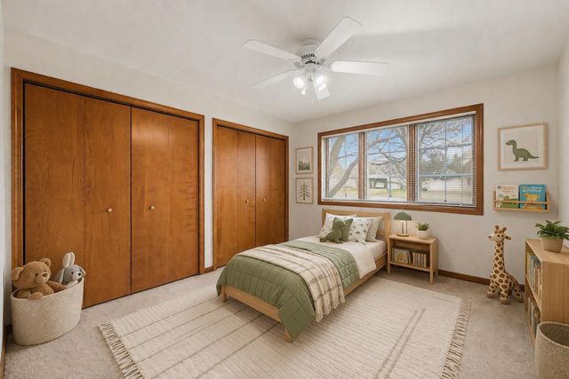 950 Blue Jay Way, Dyer, IN 46311