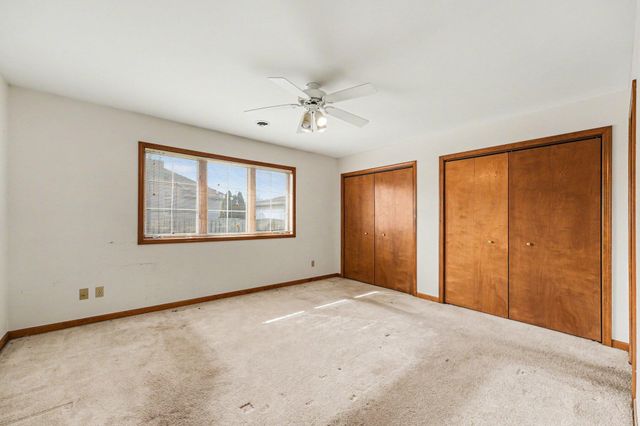 950 Blue Jay Way, Dyer, IN 46311