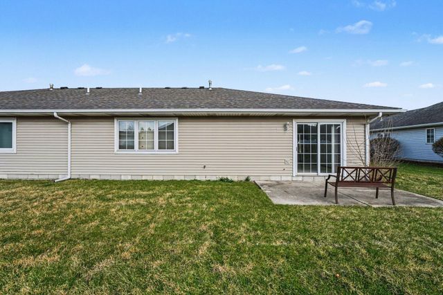 950 Blue Jay Way, Dyer, IN 46311