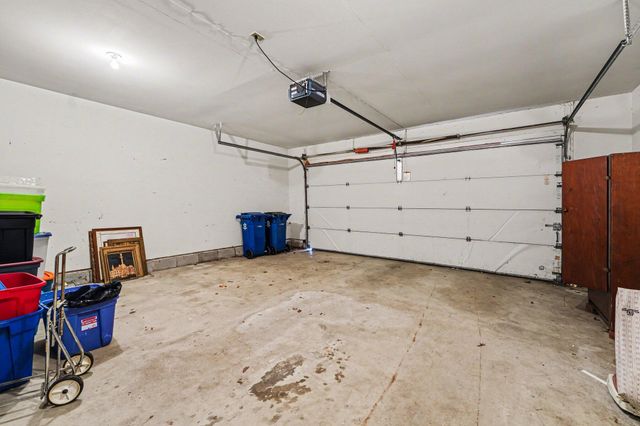 950 Blue Jay Way, Dyer, IN 46311