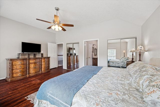 1211 Woodchase Drive, Pearland, TX 77581