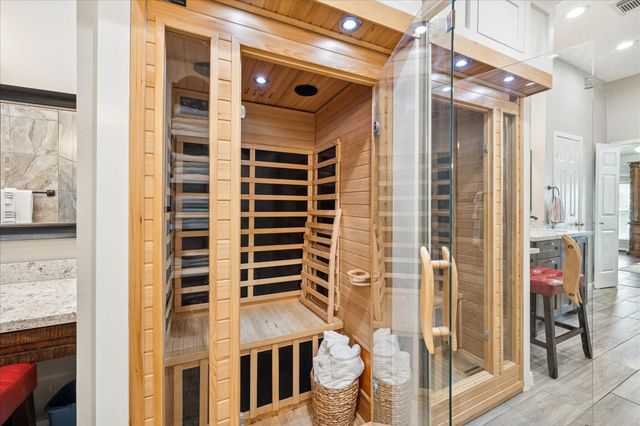 1211 Woodchase Drive, Pearland, TX 77581