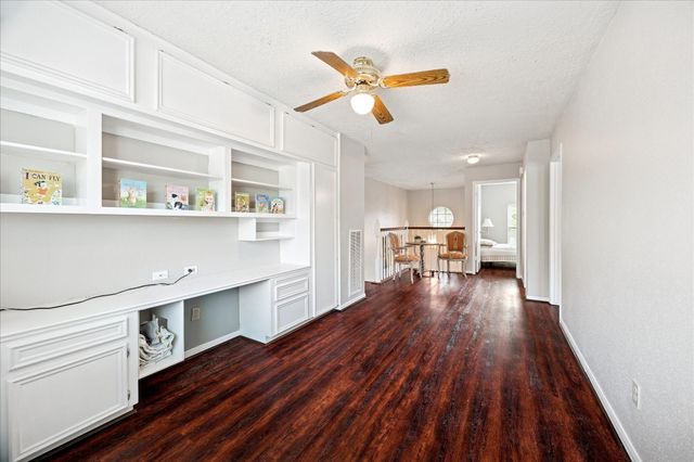 1211 Woodchase Drive, Pearland, TX 77581