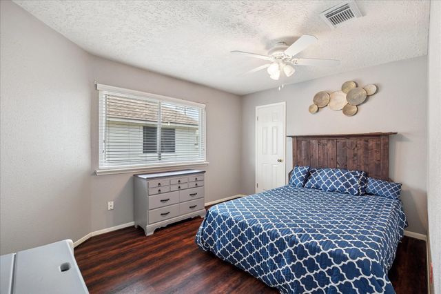 1211 Woodchase Drive, Pearland, TX 77581