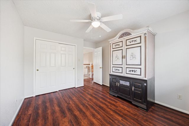 1211 Woodchase Drive, Pearland, TX 77581