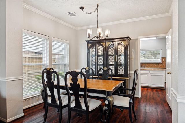 1211 Woodchase Drive, Pearland, TX 77581