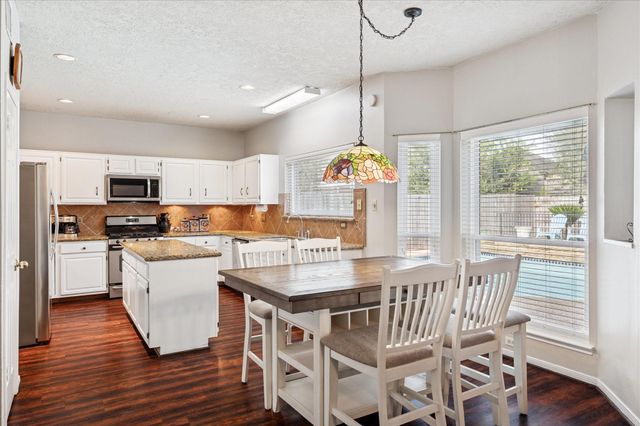 1211 Woodchase Drive, Pearland, TX 77581