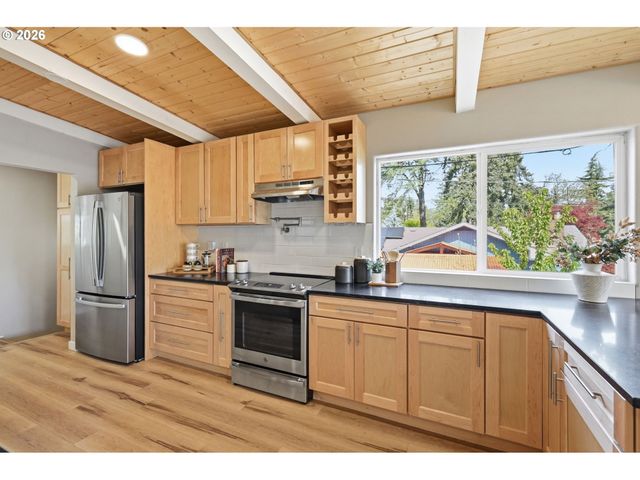 3021 WHITBECK Blvd, Eugene, OR 97405