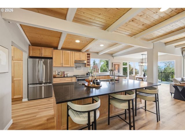 3021 WHITBECK Blvd, Eugene, OR 97405