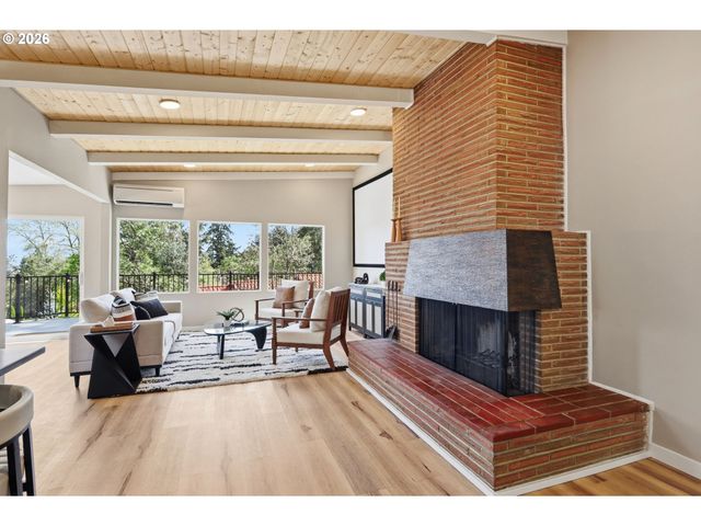 3021 WHITBECK Blvd, Eugene, OR 97405