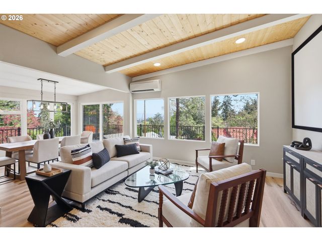 3021 WHITBECK Blvd, Eugene, OR 97405