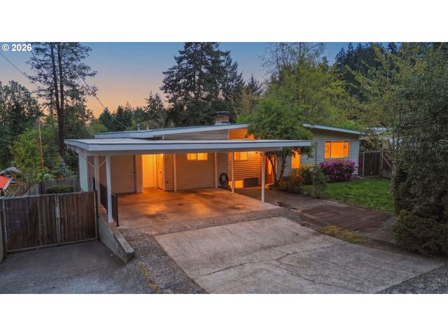 3021 WHITBECK Blvd, Eugene, OR 97405