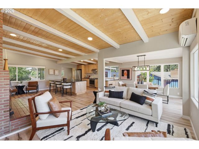 3021 WHITBECK Blvd, Eugene, OR 97405