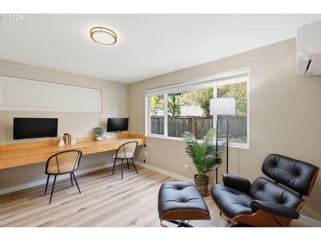 3021 WHITBECK Blvd, Eugene, OR 97405