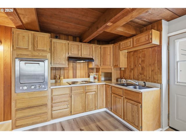 3021 WHITBECK Blvd, Eugene, OR 97405