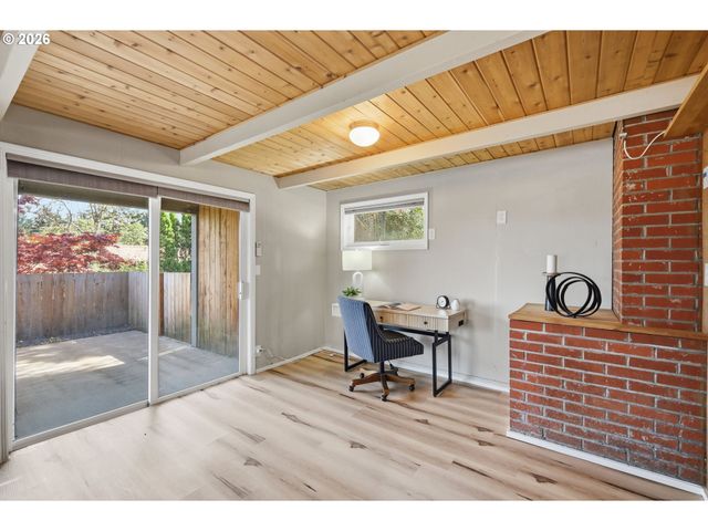 3021 WHITBECK Blvd, Eugene, OR 97405