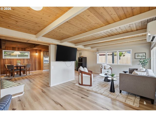 3021 WHITBECK Blvd, Eugene, OR 97405