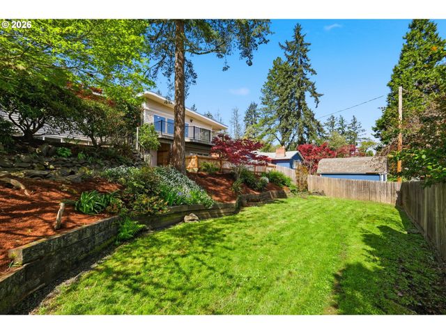 3021 WHITBECK Blvd, Eugene, OR 97405