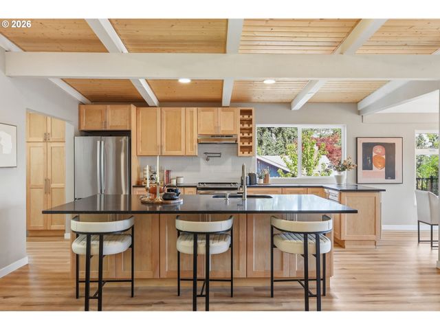 3021 WHITBECK Blvd, Eugene, OR 97405