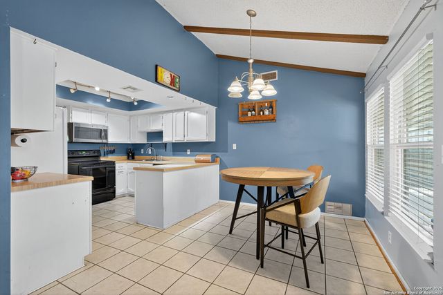 6606 Courtyard, San Antonio, TX 78239