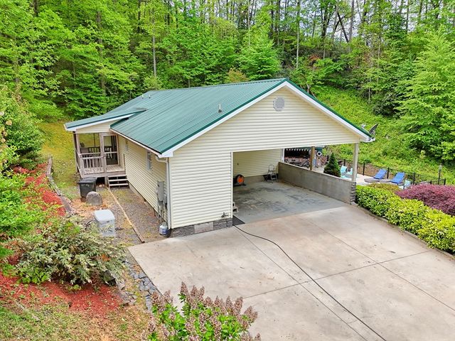 522 Fred Amos Road, Murphy, NC 28906