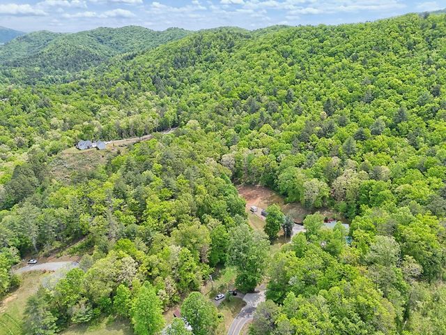 522 Fred Amos Road, Murphy, NC 28906
