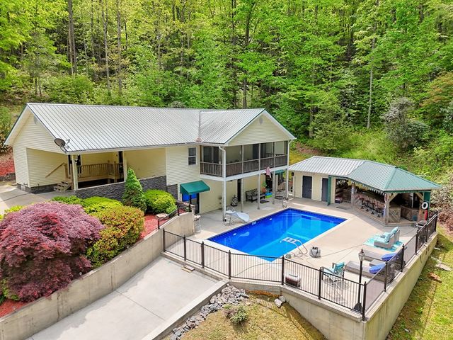 522 Fred Amos Road, Murphy, NC 28906