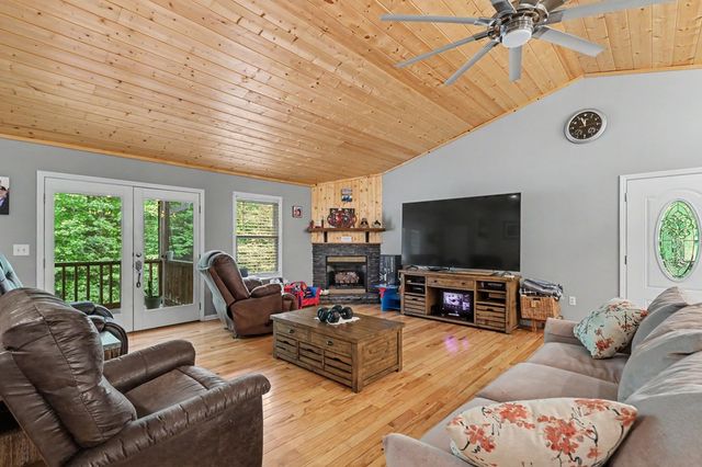522 Fred Amos Road, Murphy, NC 28906