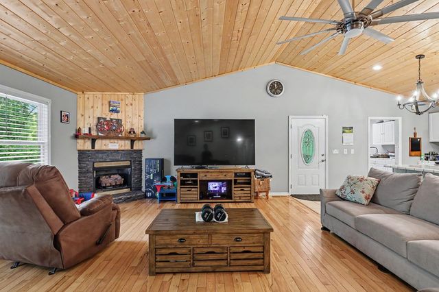 522 Fred Amos Road, Murphy, NC 28906