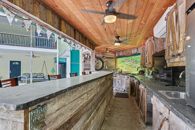522 Fred Amos Road, Murphy, NC 28906