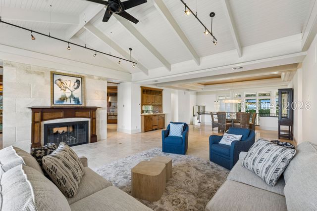 21 Red Cardinal Rd, Hilton Head Island, SC 29928