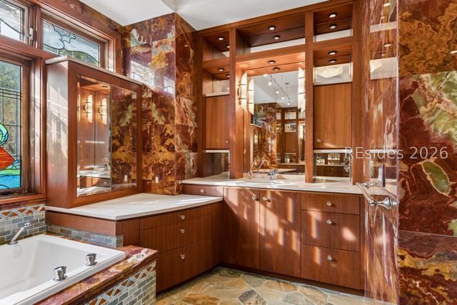21 Red Cardinal Rd, Hilton Head Island, SC 29928