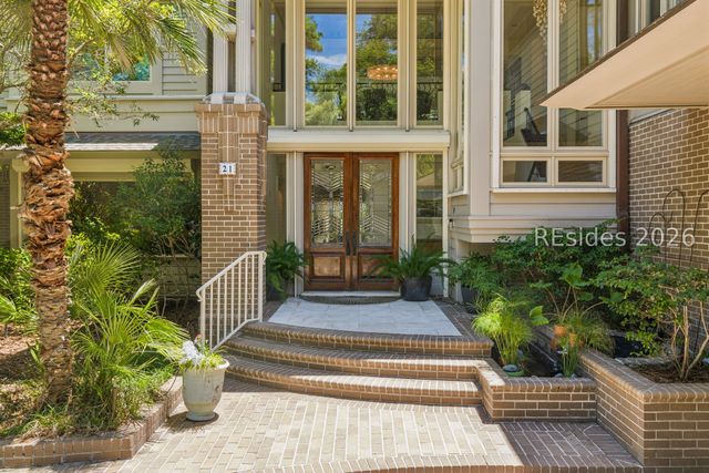 21 Red Cardinal Rd, Hilton Head Island, SC 29928