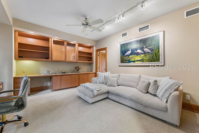 21 Red Cardinal Rd, Hilton Head Island, SC 29928