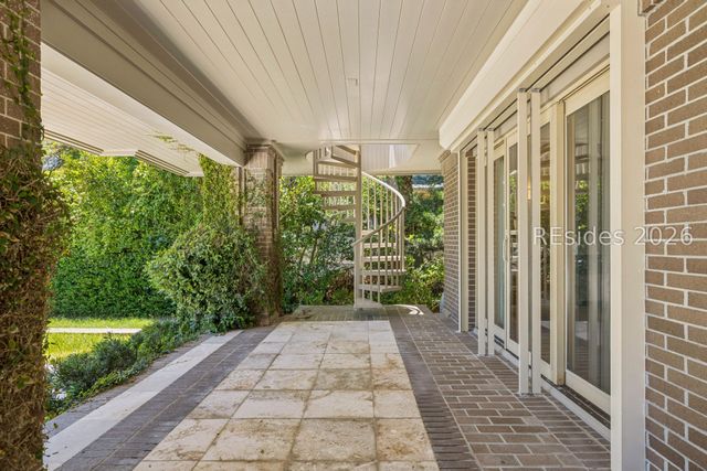 21 Red Cardinal Rd, Hilton Head Island, SC 29928