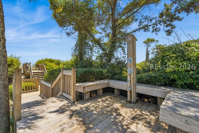 21 Red Cardinal Rd, Hilton Head Island, SC 29928