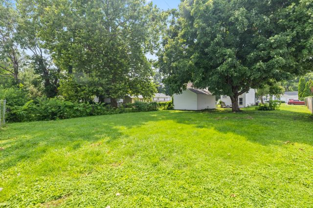 1901 E 23rd Street, Des Moines, IA 50317